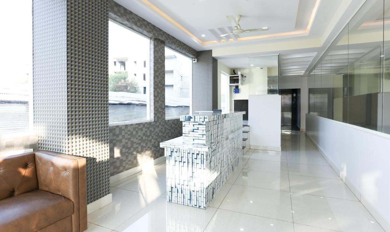 Fabhotel Rotano Suites - Yelahanka 벵갈루루 외부 사진